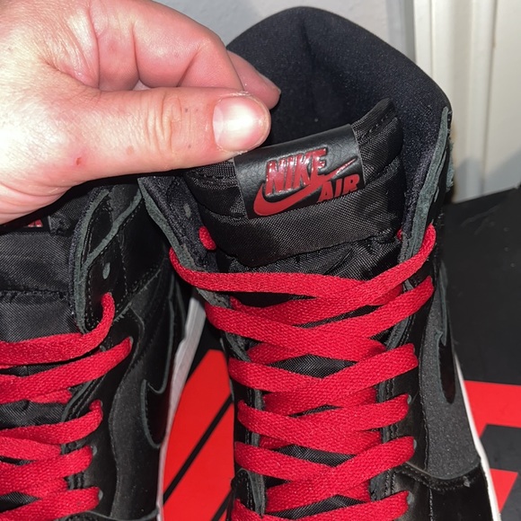 Air Jordan 1 Retro High OG - Picture 8 of 11